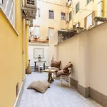 Next To Vatican Museum Luxury Flat