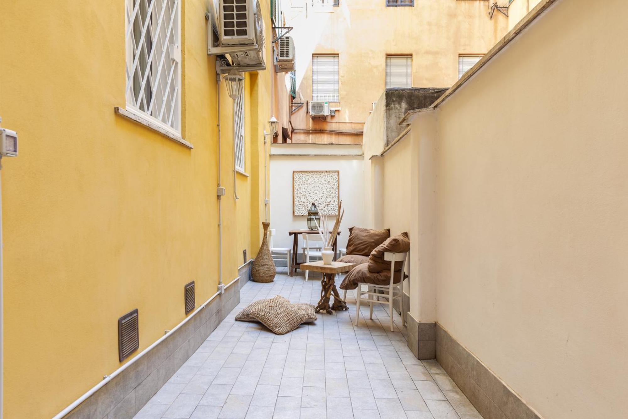 Next To Vatican Museum Luxury Flat
